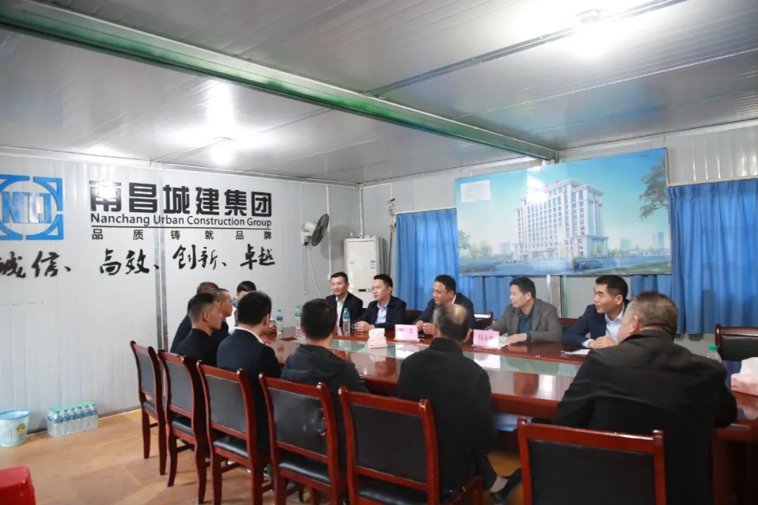 南昌城投集团人武部开展传承武士精神，，，，做集团建设生长的“排头兵”座谈会